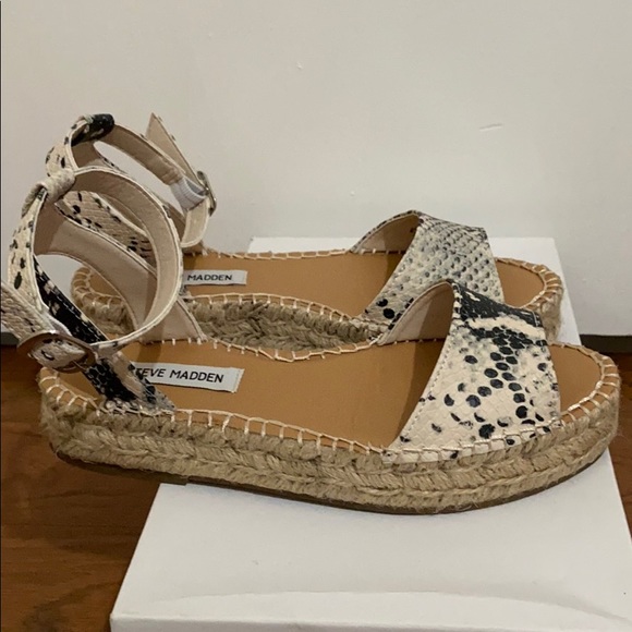 Steve Madden Irys Sandals - Picture 7 of 9